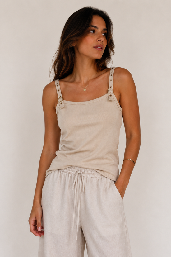 CAMISETA RIB HEBILLAS