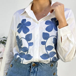 CAMISA CON BORDADO FLORAL