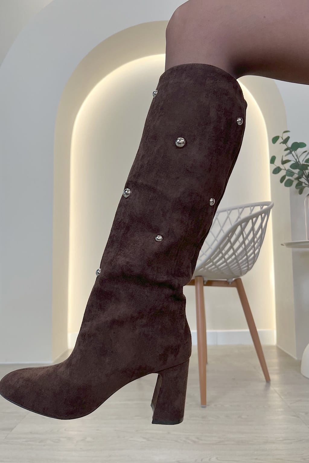 BOTA ALTA TACHUELAS MEGAN