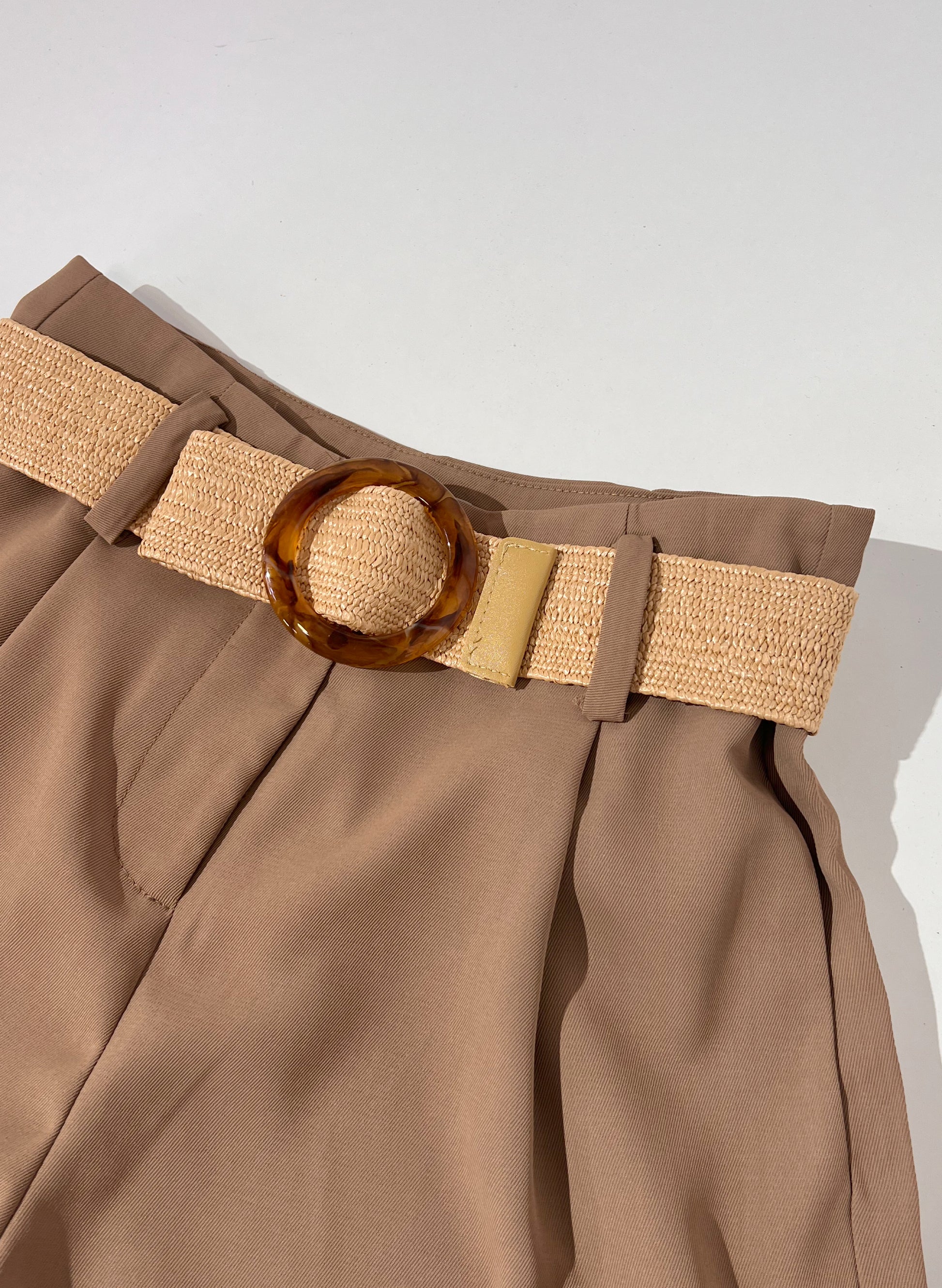 SHORT CON CINTURON SARA