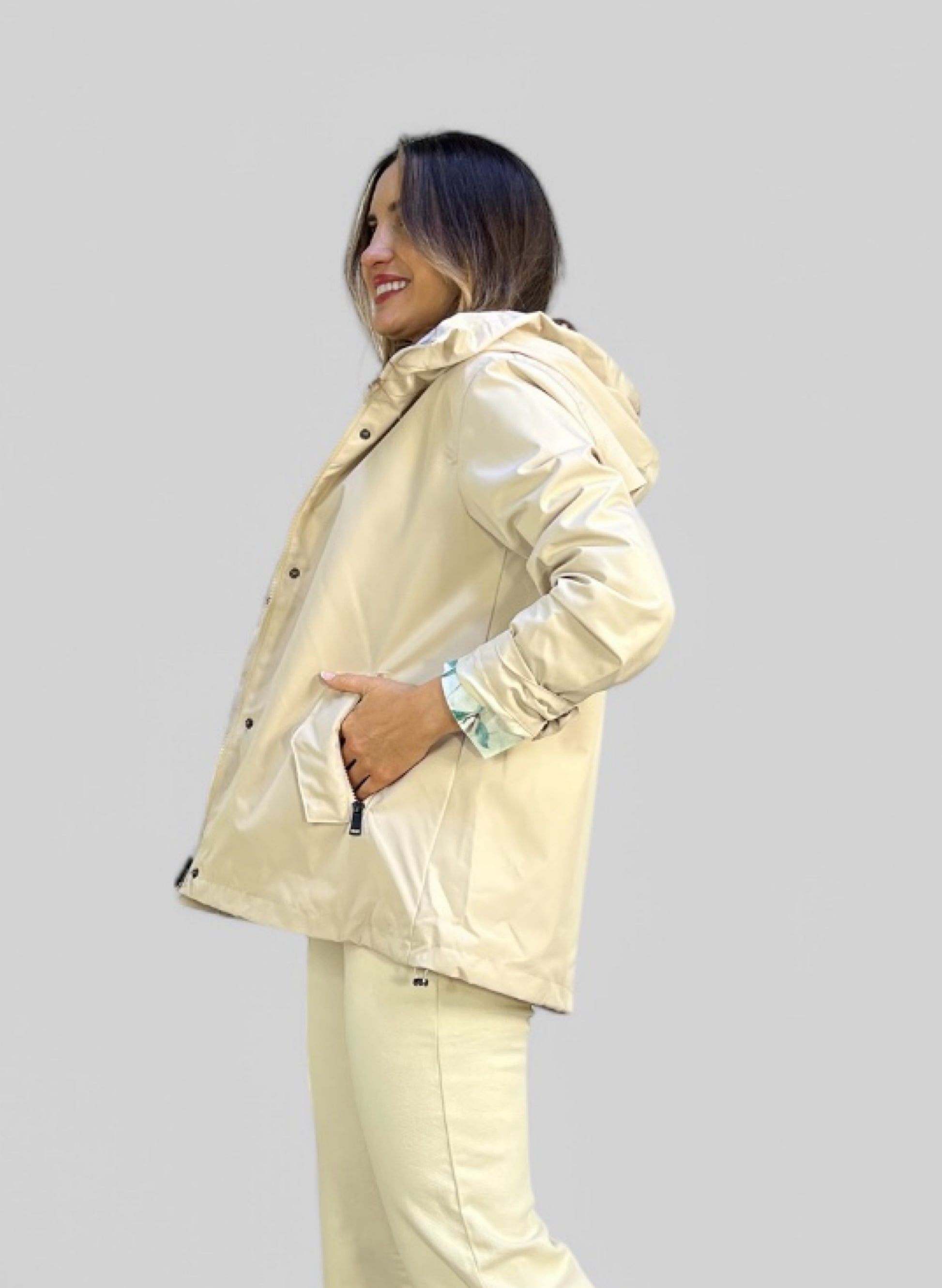 CHAQUETA CORTA VIENTO VERSATIL