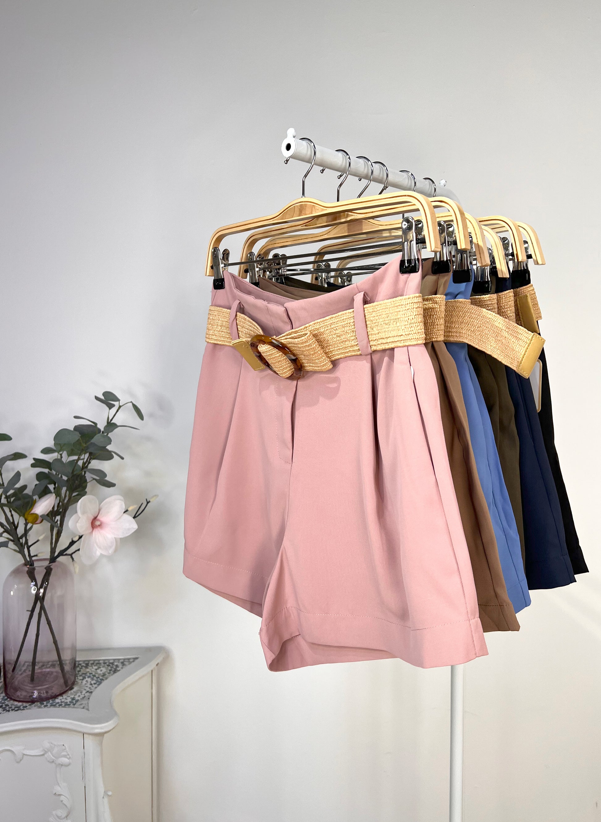 SHORT CON CINTURON SARA