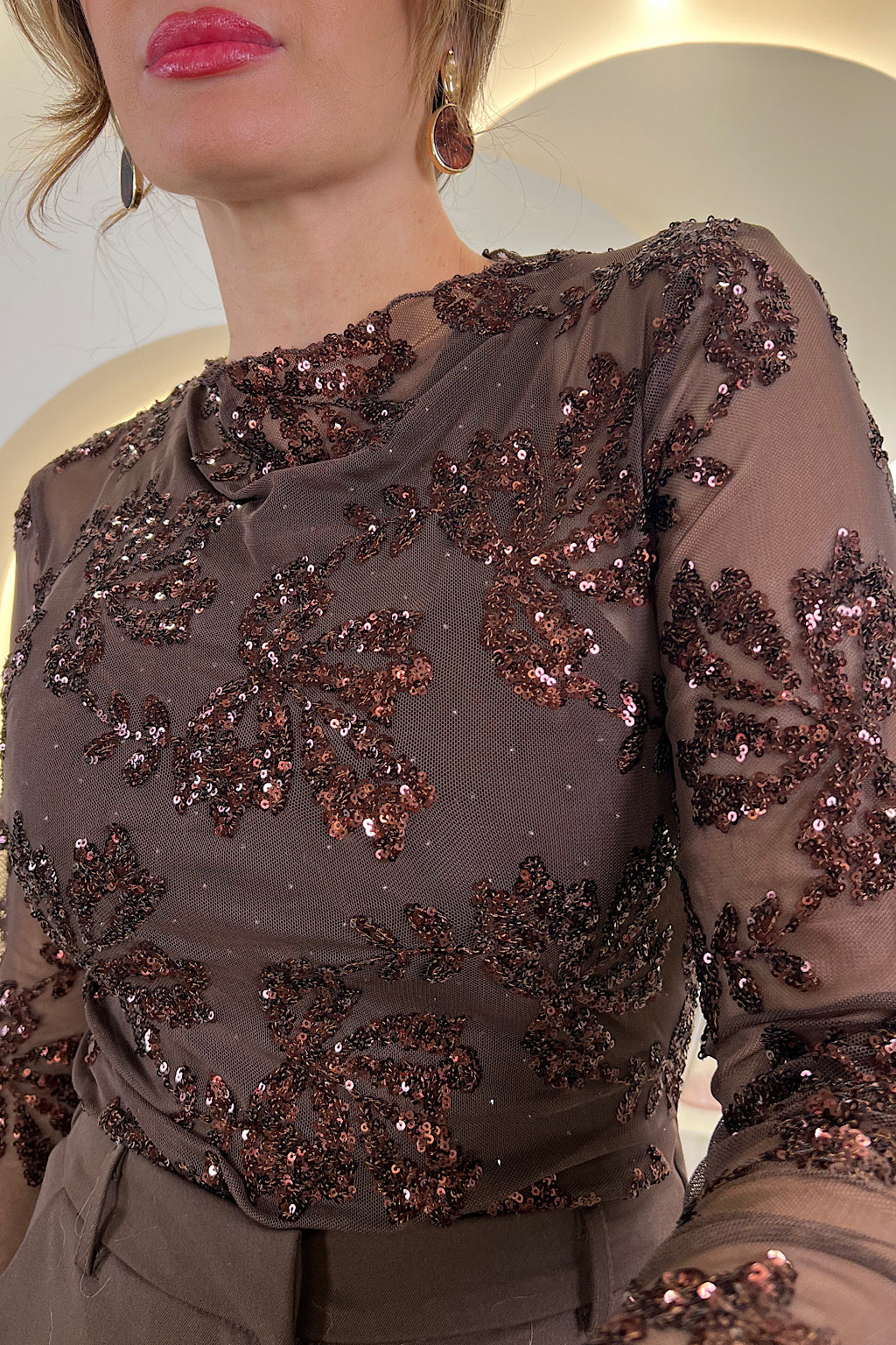 CAMISETA TRANSPARENTE CON LENTEJUELAS