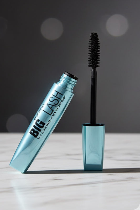 MASCARA DE PESTAÑAS RESISTENTE AL AGUA