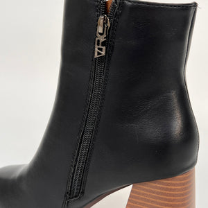 BOTIN BLACK TACON CUADRADO