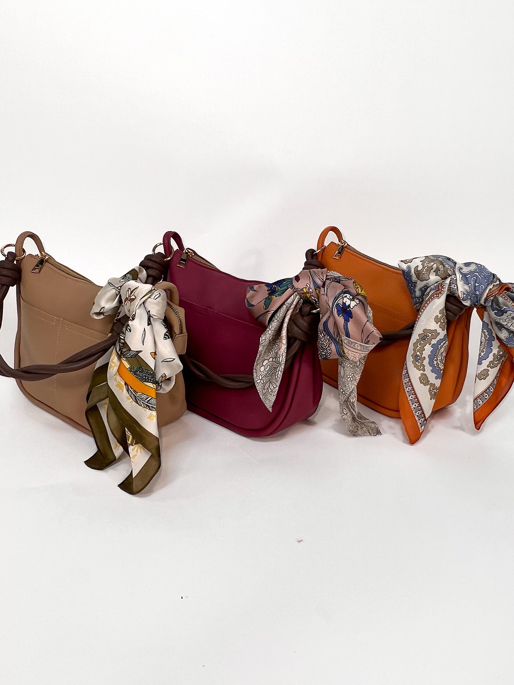 TASCHE MIT GEFLOCHTENEM HENKEL